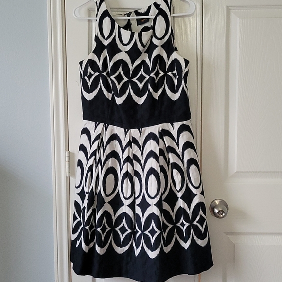Just...Taylor Dresses & Skirts - Sleeveless patterned dress, navy and white